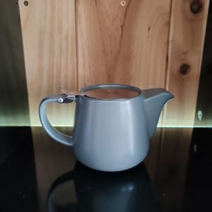 Tetera de cerámica pequeña